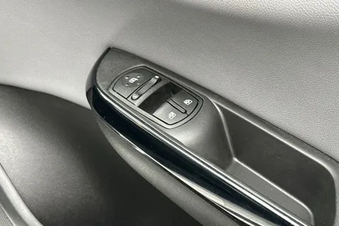 DS68LSC Vauxhall Corsa 1.4i ecoTEC SE Hatchback 5dr Petrol Manual Euro 6 (75 ps) Thumbnail #22