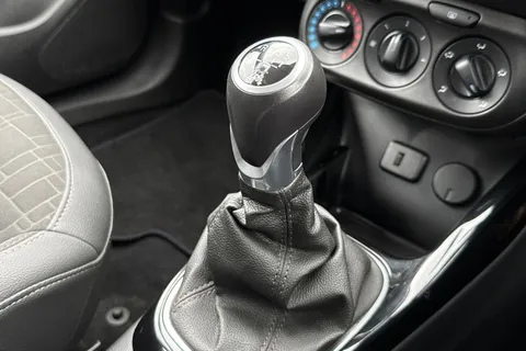 DS68LSC Vauxhall Corsa 1.4i ecoTEC SE Hatchback 5dr Petrol Manual Euro 6 (75 ps) Thumbnail #24