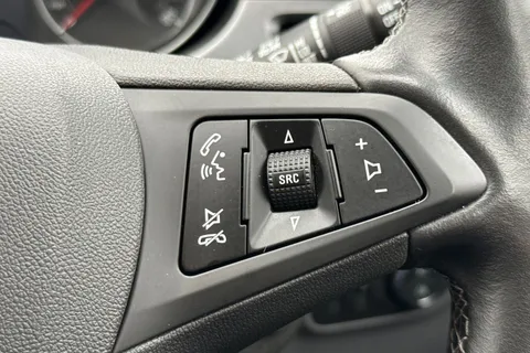 DS68LSC Vauxhall Corsa 1.4i ecoTEC SE Hatchback 5dr Petrol Manual Euro 6 (75 ps) Thumbnail #38