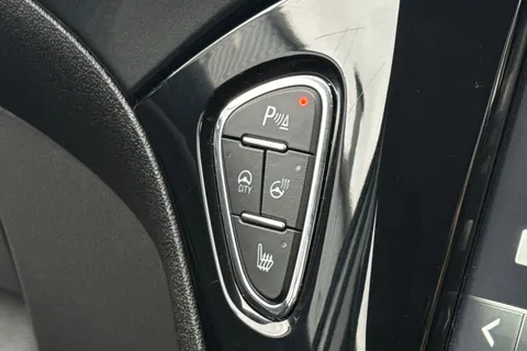 DS68LSC Vauxhall Corsa 1.4i ecoTEC SE Hatchback 5dr Petrol Manual Euro 6 (75 ps) Thumbnail #44