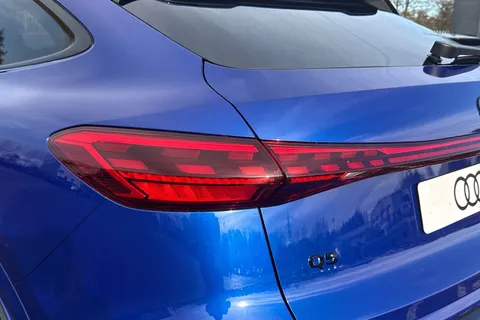  Audi Q5 2.0 TFSI Edition 1 Sportback S Tronic quattro Euro 6 (s/s) 5dr Thumbnail #8