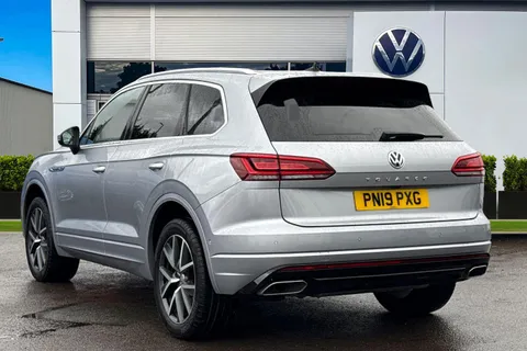 2 of 64 for VOLKSWAGEN TOUAREG 3.0 V6 TDI 4Motion R-Line 5dr Tip Auto
