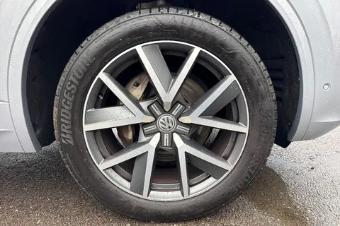 7 of 64 for VOLKSWAGEN TOUAREG 3.0 V6 TDI 4Motion R-Line 5dr Tip Auto