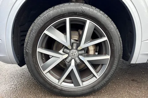 23 of 64 for VOLKSWAGEN TOUAREG 3.0 V6 TDI 4Motion R-Line 5dr Tip Auto