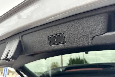 28 of 64 for VOLKSWAGEN TOUAREG 3.0 V6 TDI 4Motion R-Line 5dr Tip Auto