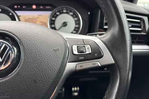 48 of 64 for VOLKSWAGEN TOUAREG 3.0 V6 TDI 4Motion R-Line 5dr Tip Auto