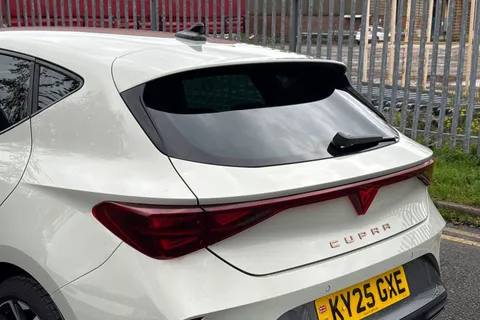 KY25GXE CUPRA Leon 1.5 TSI V1 Euro 6 (s/s) 5dr Thumbnail #8