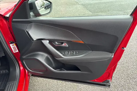 20 of 66 for PEUGEOT 2008 1.2 PureTech Active Premium + Euro 6 (s/s) 5dr