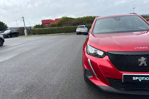 24 of 66 for PEUGEOT 2008 1.2 PureTech Active Premium + Euro 6 (s/s) 5dr