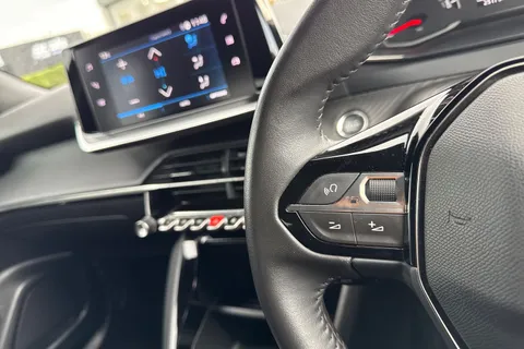 36 of 66 for PEUGEOT 2008 1.2 PureTech Active Premium + Euro 6 (s/s) 5dr