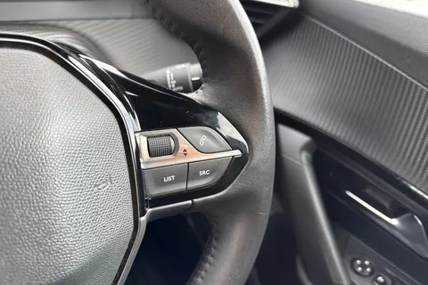 37 of 66 for PEUGEOT 2008 1.2 PureTech Active Premium + Euro 6 (s/s) 5dr