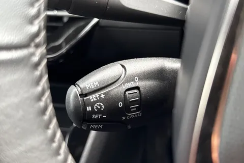 38 of 66 for PEUGEOT 2008 1.2 PureTech Active Premium + Euro 6 (s/s) 5dr