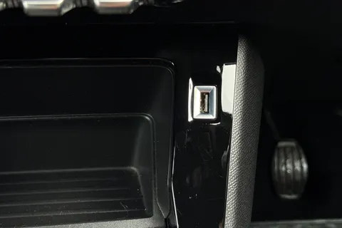 52 of 66 for PEUGEOT 2008 1.2 PureTech Active Premium + Euro 6 (s/s) 5dr