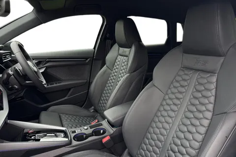 16 of 64 for Audi RS 3 RS 3 Sportback Carbon Black 400 PS S tronic