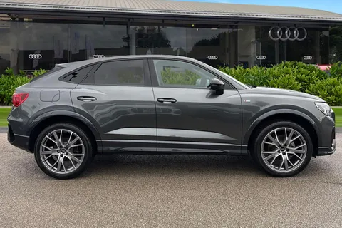 KT74NVF Audi Q3 Black Edition 35 TDI  150 PS S tronic Thumbnail #4