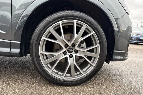 KT74NVF Audi Q3 Black Edition 35 TDI  150 PS S tronic Thumbnail #7