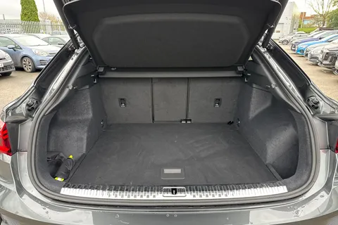 KT74NVF Audi Q3 Black Edition 35 TDI  150 PS S tronic Thumbnail #10