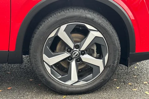 DN23OHR Nissan Qashqai 1.3 DIG-T MHEV N-Connecta XTRON Euro 6 (s/s) 5dr Thumbnail #10