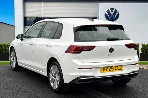 KP25CLZ Volkswagen Golf 1.5 TSI 204 Style eHybrid 5dr DSG Thumbnail #3