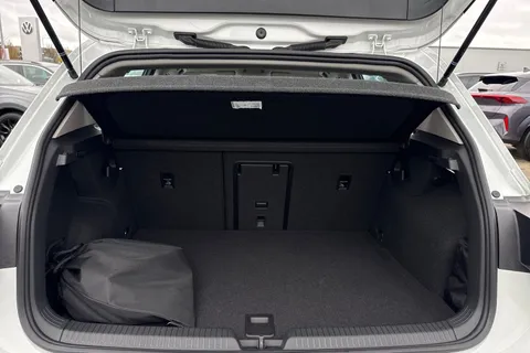 KP25CLZ Volkswagen Golf 1.5 TSI 204 Style eHybrid 5dr DSG Thumbnail #7