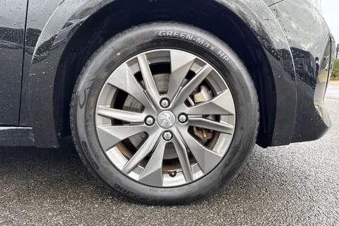 MD22AKV PEUGEOT e-208 50kWh Allure Premium Auto 5dr (7kW Charger) Thumbnail #7