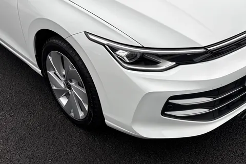 KP25CLZ Volkswagen Golf 1.5 TSI 204 Style eHybrid 5dr DSG Thumbnail #9