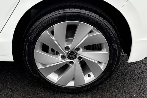KP25CLZ Volkswagen Golf 1.5 TSI 204 Style eHybrid 5dr DSG Thumbnail #10
