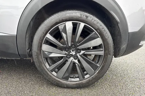 22 of 66 for PEUGEOT 3008 1.6 13.2kWh GT e-EAT Euro 6 (s/s) 5dr