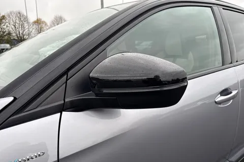 28 of 66 for PEUGEOT 3008 1.6 13.2kWh GT e-EAT Euro 6 (s/s) 5dr