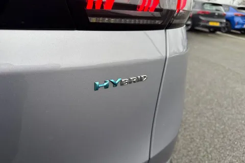 33 of 66 for PEUGEOT 3008 1.6 13.2kWh GT e-EAT Euro 6 (s/s) 5dr