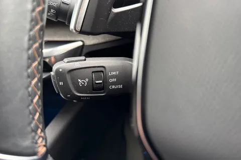 40 of 66 for PEUGEOT 3008 1.6 13.2kWh GT e-EAT Euro 6 (s/s) 5dr