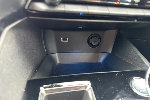 55 of 66 for PEUGEOT 3008 1.6 13.2kWh GT e-EAT Euro 6 (s/s) 5dr