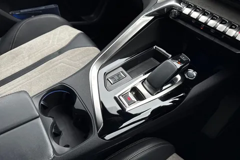 57 of 66 for PEUGEOT 3008 1.6 13.2kWh GT e-EAT Euro 6 (s/s) 5dr