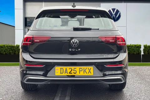 DA25PKX Volkswagen Golf 1.5 TSI 204 Style eHybrid 5dr DSG Thumbnail #5