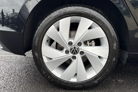 DA25PKX Volkswagen Golf 1.5 TSI 204 Style eHybrid 5dr DSG Thumbnail #7