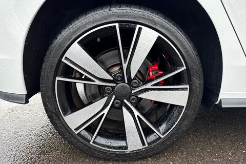 PL22ZRF Volkswagen Golf 1.4 TSI GTE 5dr DSG ⭐Vienna Leather, Dynamic Chassis, Rear Camera⭐ Thumbnail #14