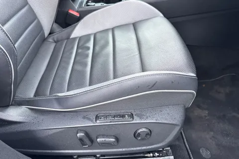 PL22ZRF Volkswagen Golf 1.4 TSI GTE 5dr DSG ⭐Vienna Leather, Dynamic Chassis, Rear Camera⭐ Thumbnail #38