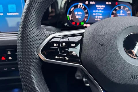 PL22ZRF Volkswagen Golf 1.4 TSI GTE 5dr DSG ⭐Vienna Leather, Dynamic Chassis, Rear Camera⭐ Thumbnail #45