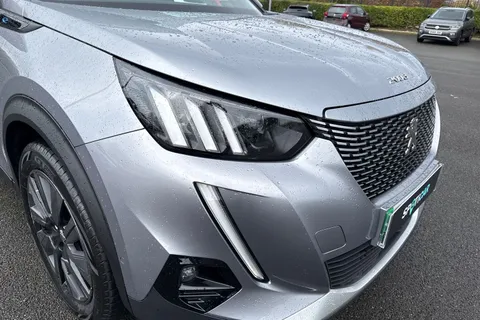 DU72HXT PEUGEOT e-2008 50kWh GT Premium Auto 5dr (7kW Charger) Thumbnail #9