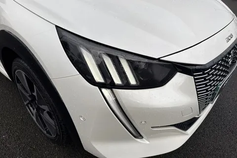 SH71DDL PEUGEOT e-208 50kWh GT Auto 5dr Thumbnail #17