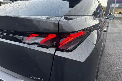 KS74FYX PEUGEOT 3008 1.2 HYBRID GT e-DSC6 Euro 6 (s/s) 5dr Thumbnail #16