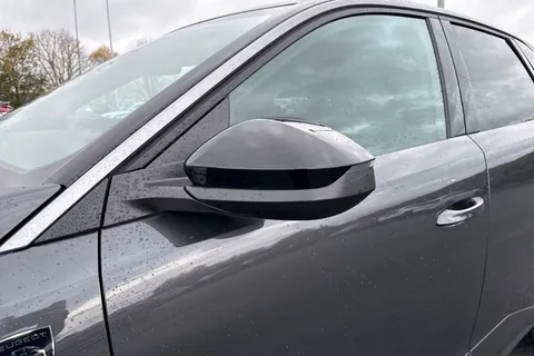 KS74FYX PEUGEOT 3008 1.2 HYBRID GT e-DSC6 Euro 6 (s/s) 5dr Thumbnail #29