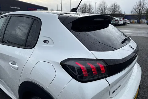 SH71DDL PEUGEOT e-208 50kWh GT Auto 5dr Thumbnail #32