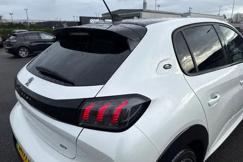 SH71DDL PEUGEOT e-208 50kWh GT Auto 5dr Thumbnail #33