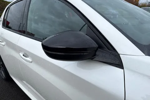 SH71DDL PEUGEOT e-208 50kWh GT Auto 5dr Thumbnail #37