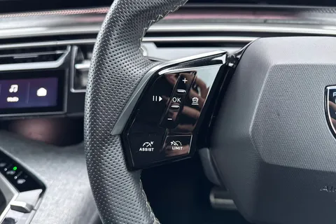 KS74FYX PEUGEOT 3008 1.2 HYBRID GT e-DSC6 Euro 6 (s/s) 5dr Thumbnail #39