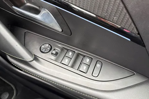 SH71DDL PEUGEOT e-208 50kWh GT Auto 5dr Thumbnail #43