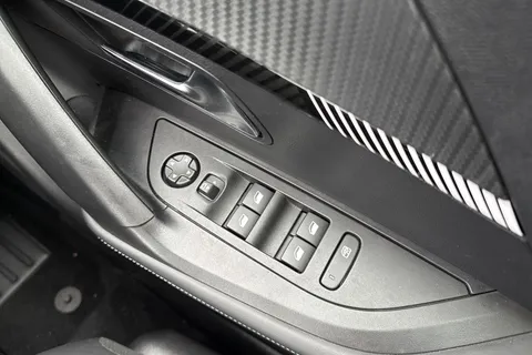 41 of 66 for PEUGEOT e-2008 50kWh Allure Auto 5dr (7kW Charger)