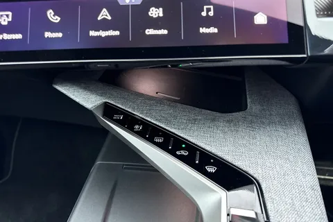 KS74FYX PEUGEOT 3008 1.2 HYBRID GT e-DSC6 Euro 6 (s/s) 5dr Thumbnail #57