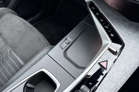 KS74FYX PEUGEOT 3008 1.2 HYBRID GT e-DSC6 Euro 6 (s/s) 5dr Thumbnail #58